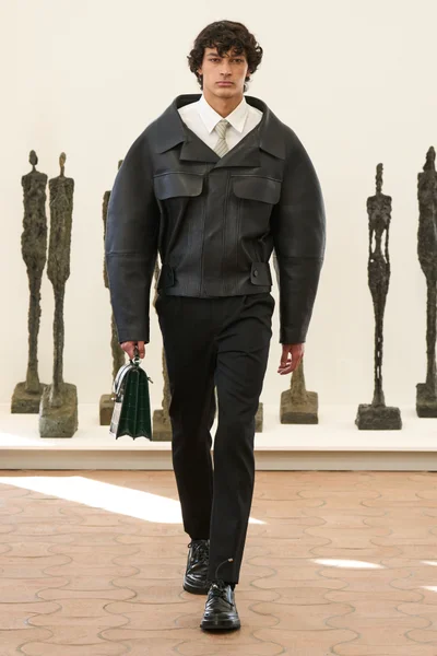 Look 2